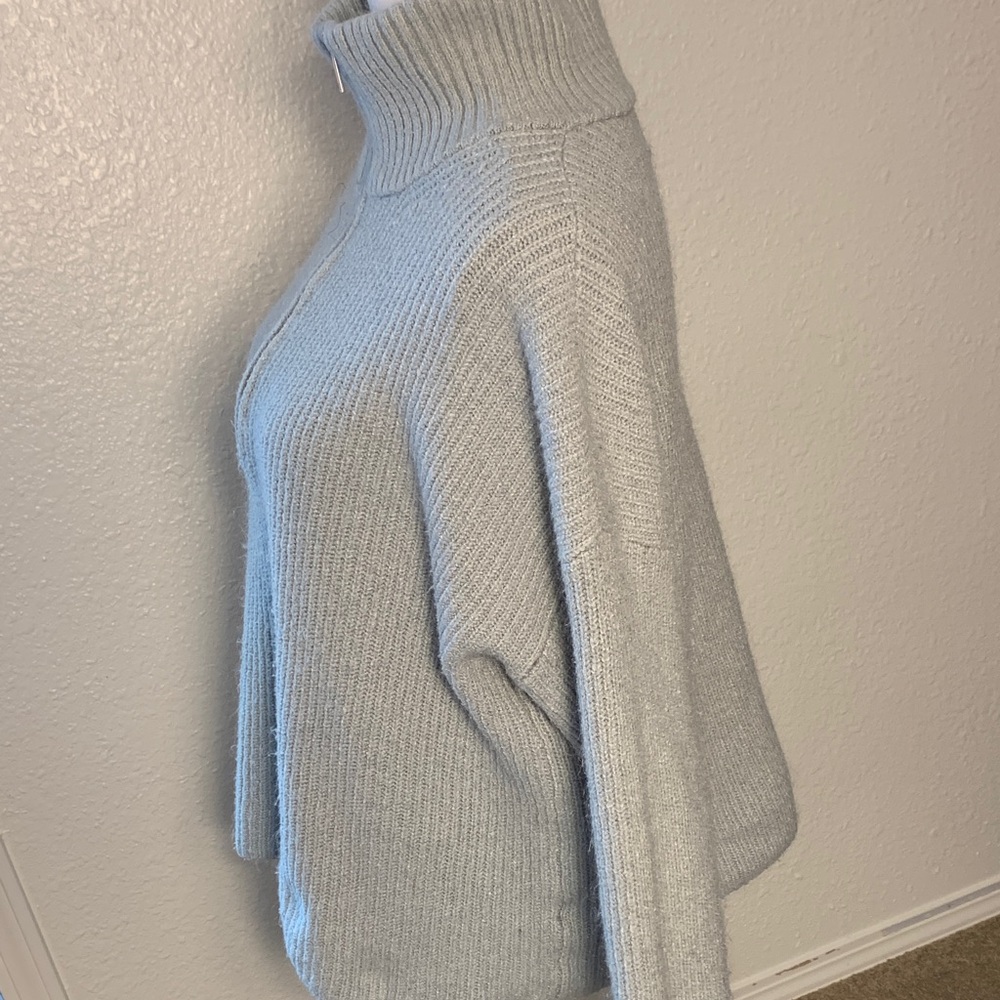 Old Navy women’s medium Cozy Gray Women's Sweater - Picture 5 of 10